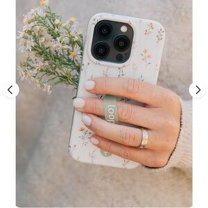 Loopy Case Floral White with Green Loop
Fits IPhone 16Pro